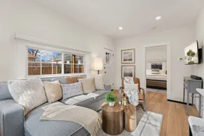 Chic Luxury Retreat – Old Town Carriage House - Image 2