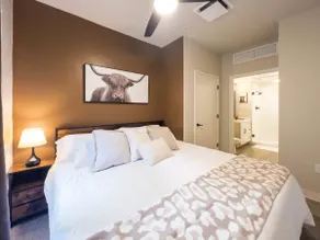 Botanicals & Cattle Vibes - Unique Vista Escape - Image 2