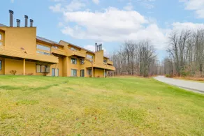 1 Mi to Nubs Nob Ski Resort: Harbor Springs Condo - Image 3
