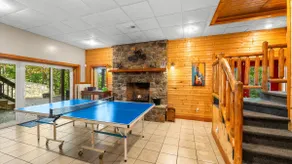 Luxury 8BR Mountain Lodge Hot Tub Fire Pit - Image 4
