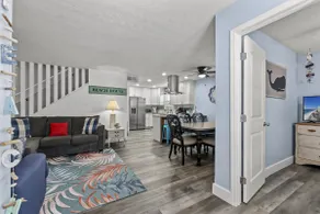 Bombastic Beach Home + HOT TUB, 8min WALK to Beach - Image 4