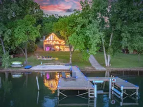 Beach/Lakefront/Hot Tub/Sauna/Fire Pit - Image 5