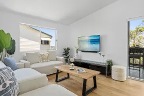 Sunlight Ridge House - Image 2