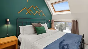Clyde’s Cabin | Ski-In/Ski-Out at Sugarbush - Image 2