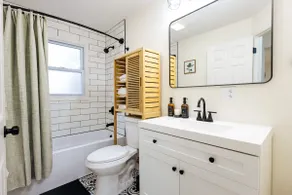 Charming Miller Beach Cottage - Image 4