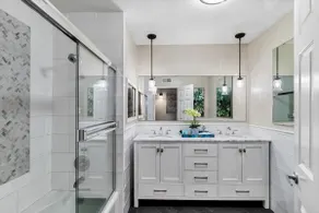 Large 4 Bedroom Home - Pool | Mini Golf | Fire-Pit - Image 5