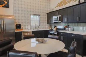 Cabin 7 (1-Bed, Modern-Luxury w. Hot Tub) - Image 3
