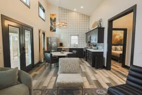 Cabin 7 (1-Bed, Modern-Luxury w. Hot Tub) - Image 4