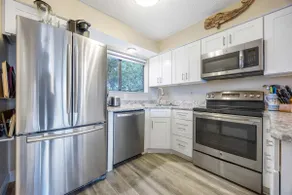 Treetop Beach Condo Sleeps 7! - Image 5