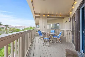 Treetop Beach Condo Sleeps 7! - Image 3