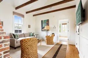 Chic 2bd Cottage w. Pool + Parking, Steps to King! - Image 4
