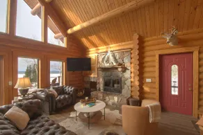 Birch Haven | Spectacular Lakefront Log Cabin - Image 4