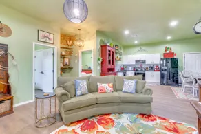 4 Mi to Lazy E Arena: Horse Lover's Haven w/ Grill - Image 2
