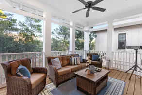Seagrove Gardens Mins to the Beach, Santa Rosa Retreat w/ A+ Design - Image 3