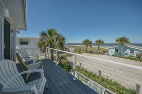 Rosie’s Retreat beachside home with a view! - Image 3