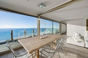 Hi-Tech Hideaway - Modern & Ocean Front! - Image 4