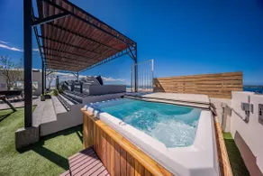 Rooftop Pool & Marina Views, Plunge Pool Penthouse - Image 3