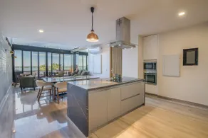 Rooftop Pool & Marina Views, Plunge Pool Penthouse - Image 5