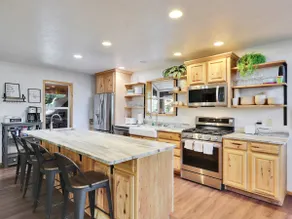 Empty Saddle - 6 bedrooms / 3.5 baths - Image 5
