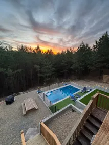 Pool/Sauna/Views/Balconies/Amenities/Location/Pets - Image 2