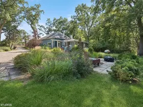 Cozy pet-friendly cottage near Lake Michigan - Image 4