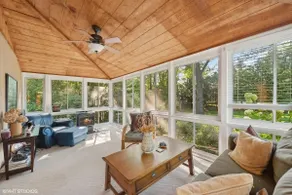 Cozy pet-friendly cottage near Lake Michigan - Image 3
