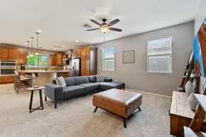 Pool Home in Surprise - Image 4