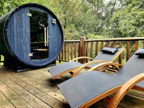 Romantic Cabin Hot tub~Sauna~Fireplace~Restaurants - Image 2