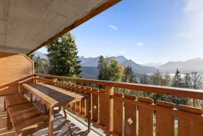 Chalet apartment with balcony and Alpine view - Image 3