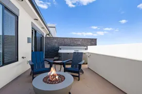 The Desert Haven-Rooftop Hot Tub & Game Room - Image 5