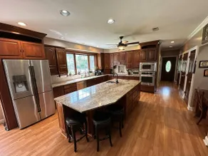 Large Home with Private Pool, Gym, Sauna, 7 Bedrooms, Sleeps 21 - Image 2