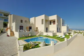 Green – A Seaside Escape with Mesmerizing Views - Image 4