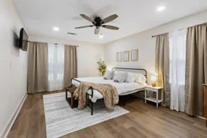 Private Family 4BR Cottage | Mins to DT UA - Image 2
