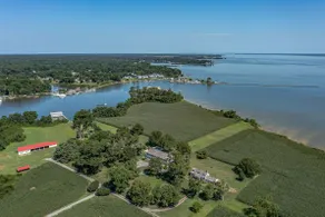 Historic riverfront farm 700 acres, lakes, pool - Image 2