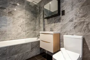 Fabulous 2 Bed Apartment in the Heart of Hull - Image 5