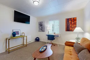1BR Hotel Room right in Downtown Port Townsend - Image 5
