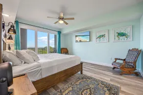 RIVER FLY IN: Updated, Luxurious Waterfront 2BR - Image 3