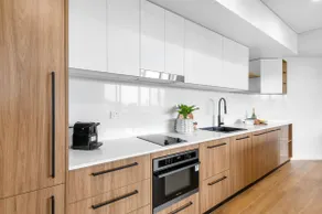 Luxe One Bedroom Apartment - Image 3