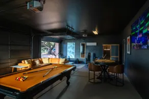 5 Bed 3 Bath Uptown Sedona-Game Room-Sauna-Cold Plunge-Jacuzzi-Gym - Image 2