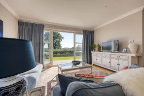 Farmhouse Retreat with Large Hot Tub - Image 3