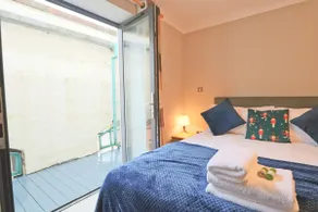 City Centre 1 Bed Apartment - Image 2