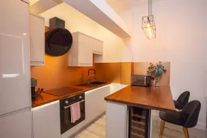Spacious Modern Apartment in Glasgow West End - Image 2