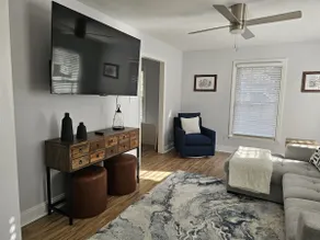 The Heritage House | King Beds | - Image 3