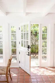 Charming Cottage Walkable to Butterfly Beach - Image 3