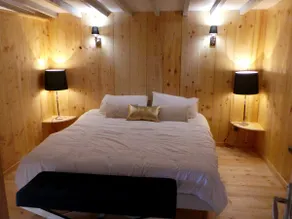 floating cabin, it's a movie theater, 8 10 people - Image 4