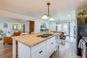 Cozy Family Getaway Steps from Little Paw Paw Lake - Image 5
