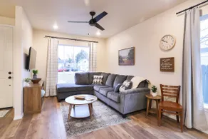 Modern Family Townhome Near Downtown Caldwell | Sl - Image 2