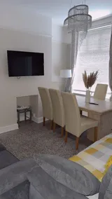 Entire home in Audenshaw Manchester - Tomelle - Image 4