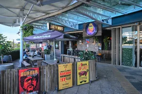 Beach, Cafés & Cocktails | Mooloolaba Escape - Image 5