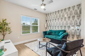 Charming King Suite, Near Universal & Pet-Friendly - Image 2
